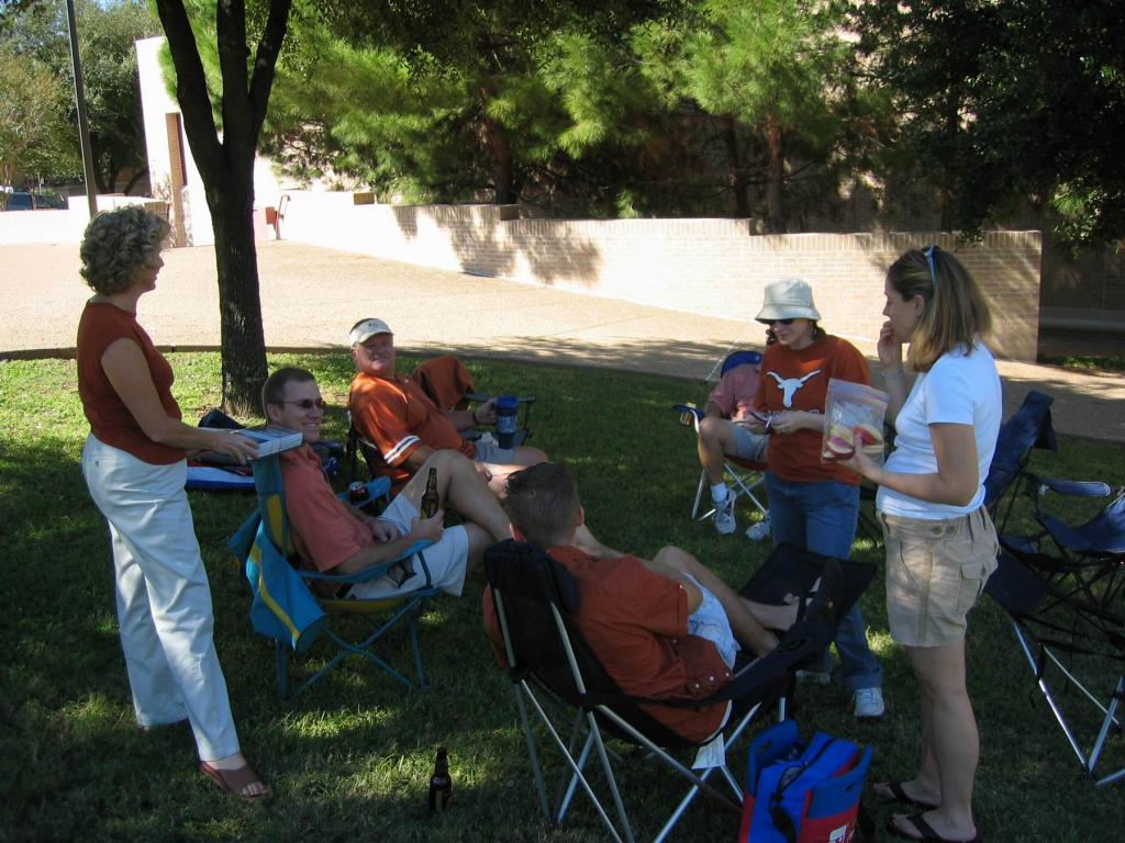 2004/10(Oct)/01(Tailgate-Missouri)/2004-10-16 10-25-20.JPG